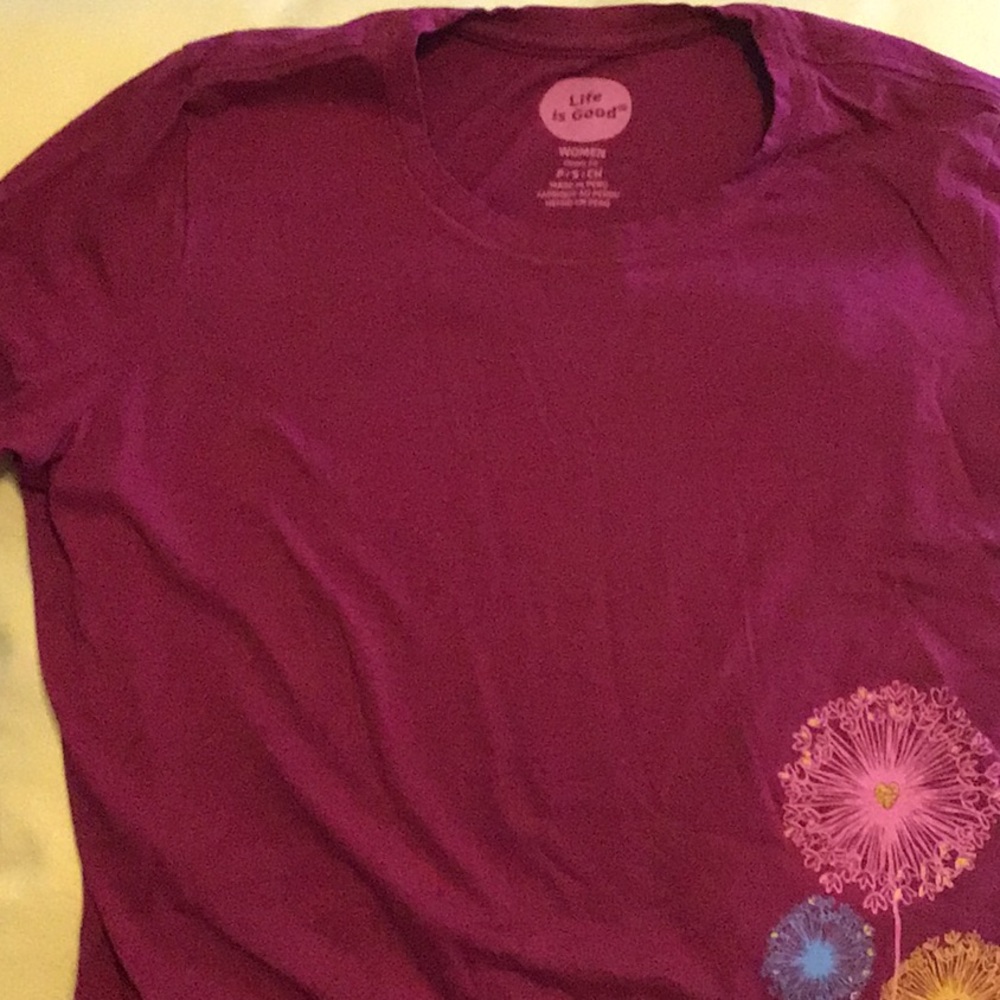 Short sleeve crew neck T shirt.